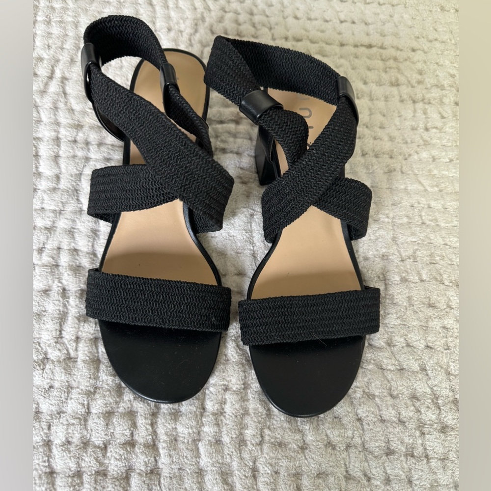 UNISA size 10 shoes black